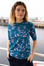 Load image into Gallery viewer, Danepixi T-shirt - Blue/Lilac