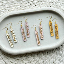 Load image into Gallery viewer, Roseburg Earrings, Eggshell