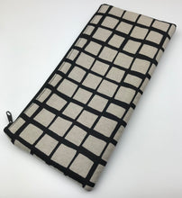 Load image into Gallery viewer, Long zip pouch - Blacks