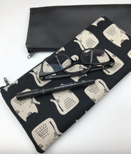 Load image into Gallery viewer, Long zip pouch - Blacks