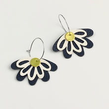 Load image into Gallery viewer, Flower dangles