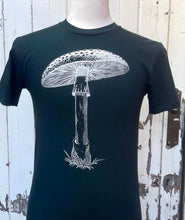 Load image into Gallery viewer, Mens Mushroom Screen Print Tee Black
