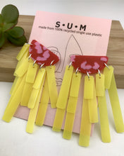 Load image into Gallery viewer, Shimmy dangle - Yellow/pink