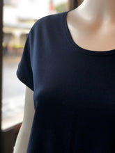 Load image into Gallery viewer, Boxy tee in navy
