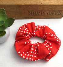Load image into Gallery viewer, Scrunchie - Reds