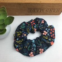 Load image into Gallery viewer, Scrunchie - Blues