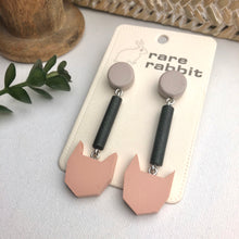 Load image into Gallery viewer, Catty earrings