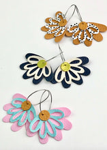Load image into Gallery viewer, Flower dangles