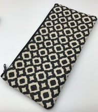 Load image into Gallery viewer, Long zip pouch - Blacks