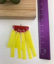 Load image into Gallery viewer, Shimmy dangle - Yellow/pink