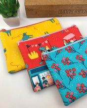 Load image into Gallery viewer, Large zip purse