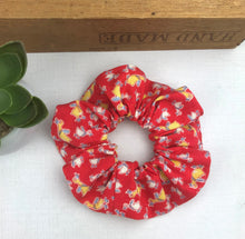 Load image into Gallery viewer, Scrunchie - Reds
