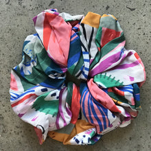 Load image into Gallery viewer, Super Scrunchie