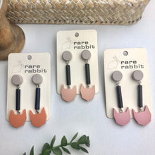 Load image into Gallery viewer, Catty earrings