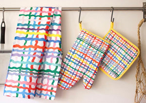 Oven mitt by Shuh Lee