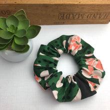 Load image into Gallery viewer, Scrunchie - Greens