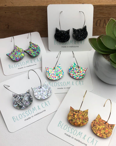 Cat hoop earrings - Asstd