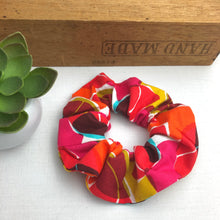Load image into Gallery viewer, Scrunchie - Reds